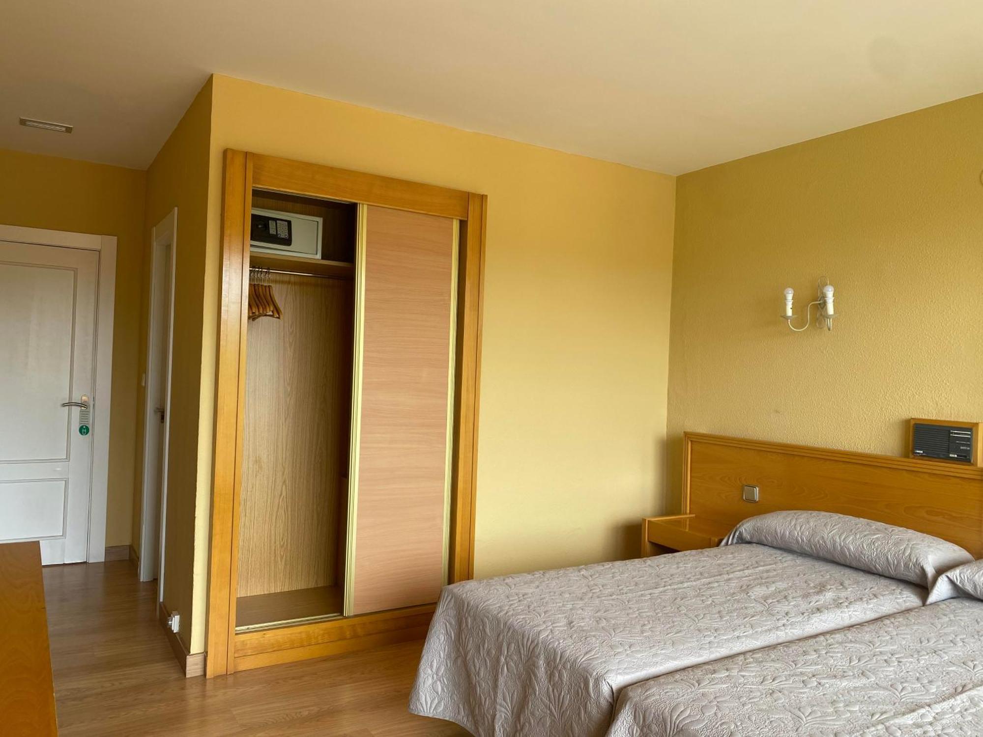 Hotel Zenit Mar Noja Buitenkant foto
